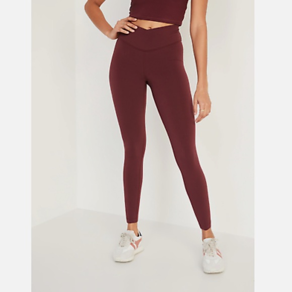 Old Navy Pants - Old Navy Extra High-Waisted PowerChill Crossover 7/8 Length Leggings in Red